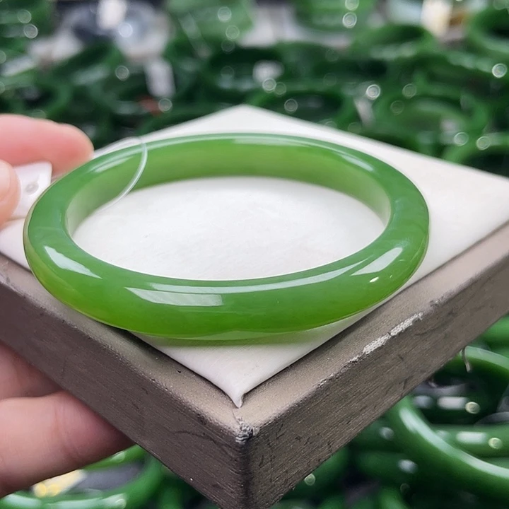 未镶嵌手镯和田玉（碧玉）