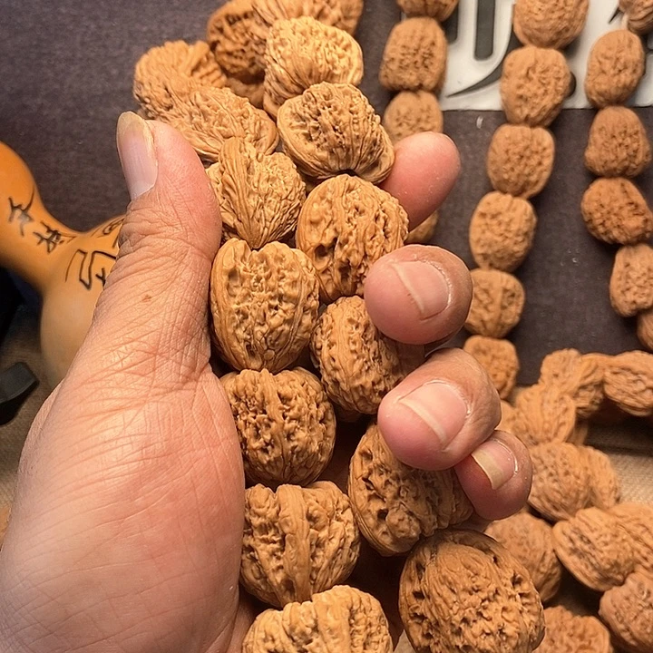 用***9文玩核桃吊坠南疆