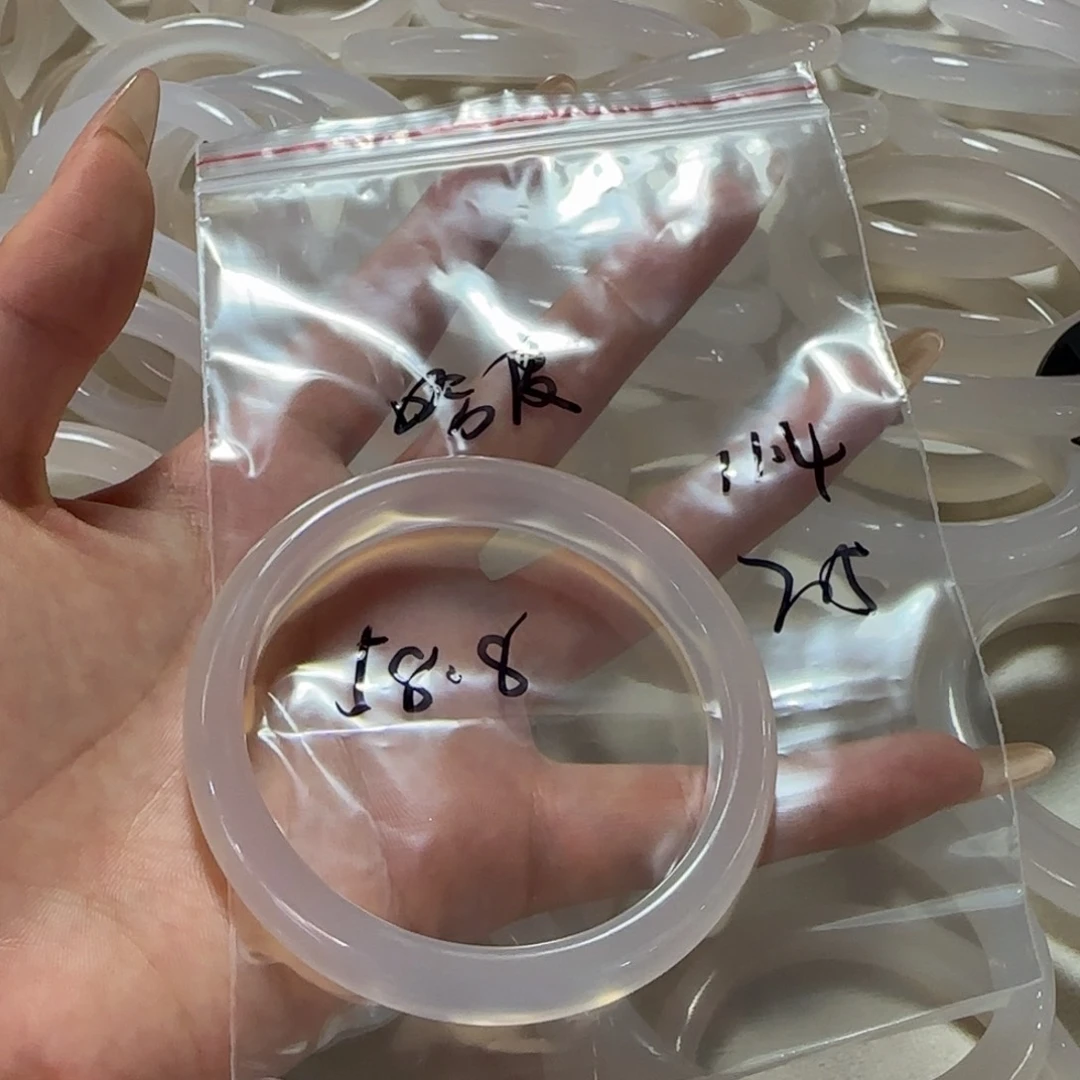 玛瑙/玉髓手镯未镶嵌哈***?