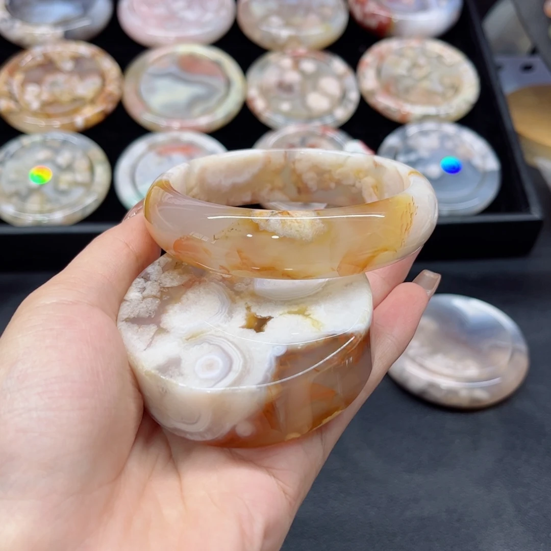 玛瑙/玉髓手镯未镶嵌65