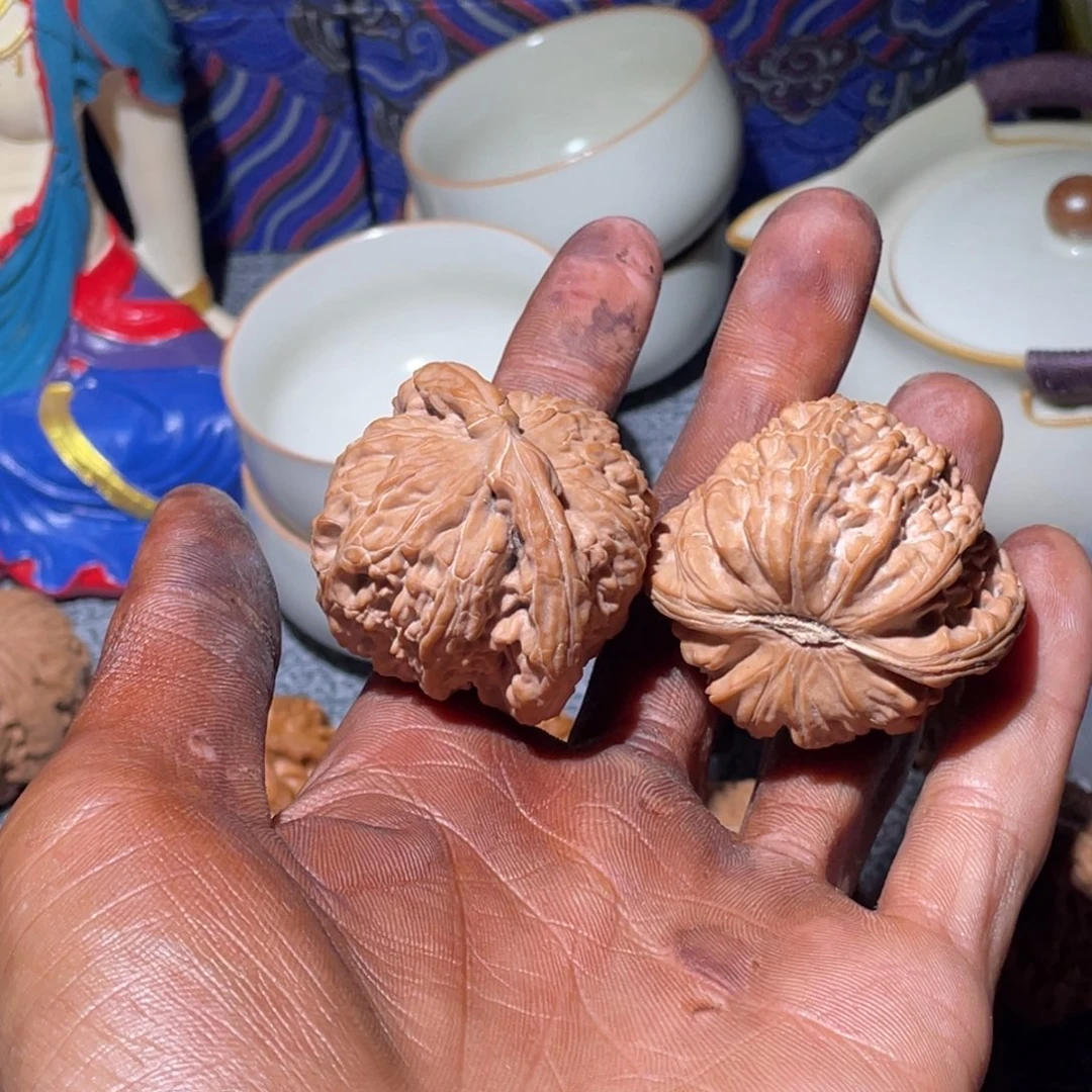 拉***比把件文玩核桃极品白狮子头茬