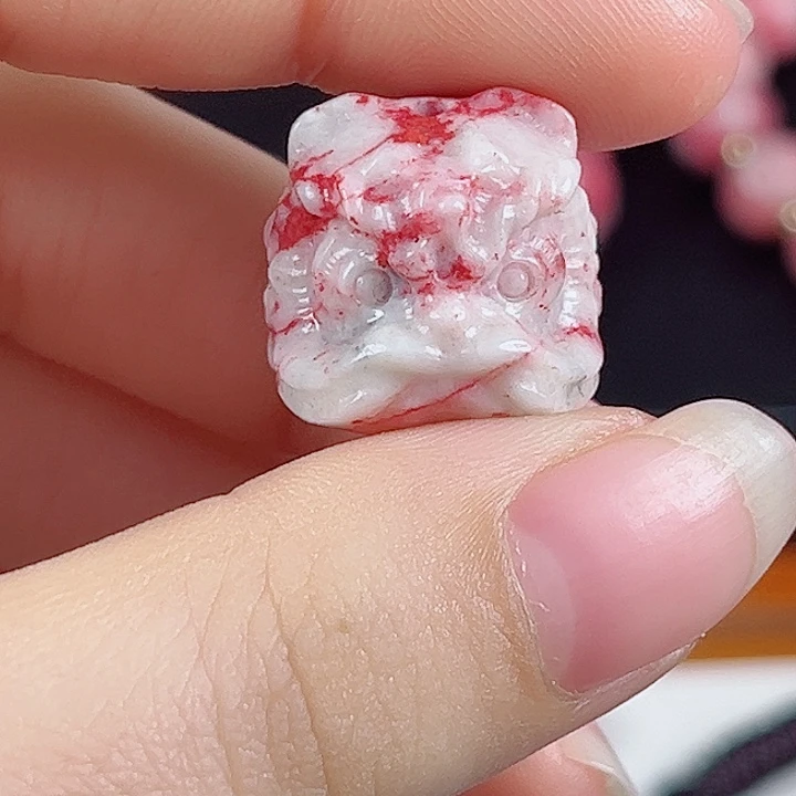 天然辰砂原石吊坠