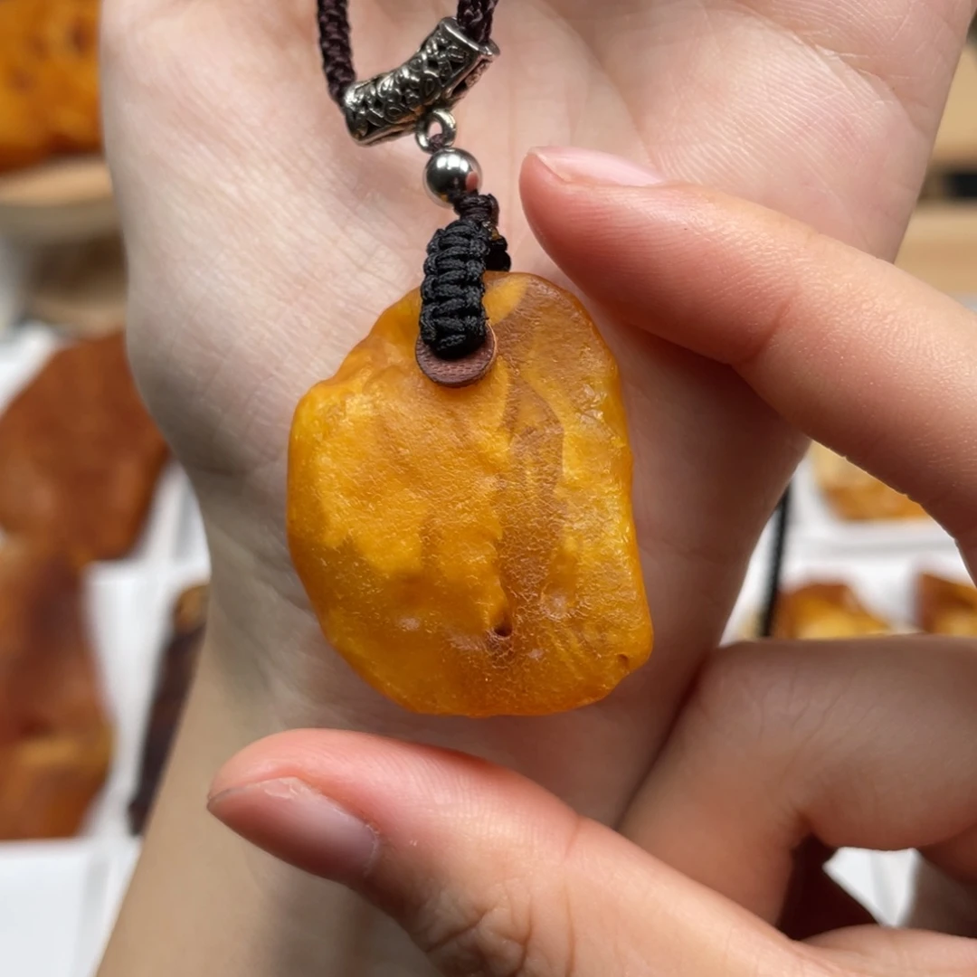 琥珀未镶嵌珠宝奇石