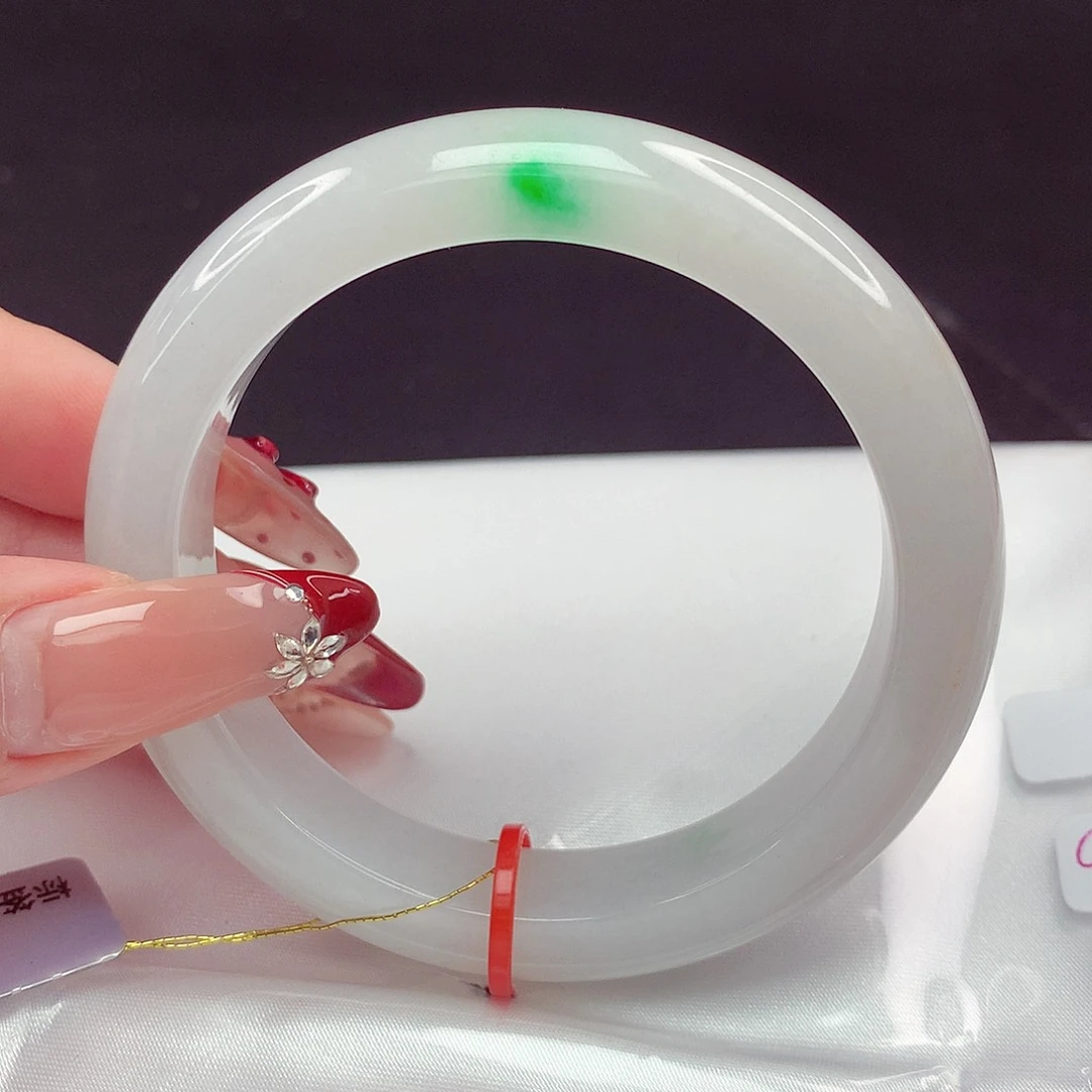 翡翠手镯未镶嵌55圈676