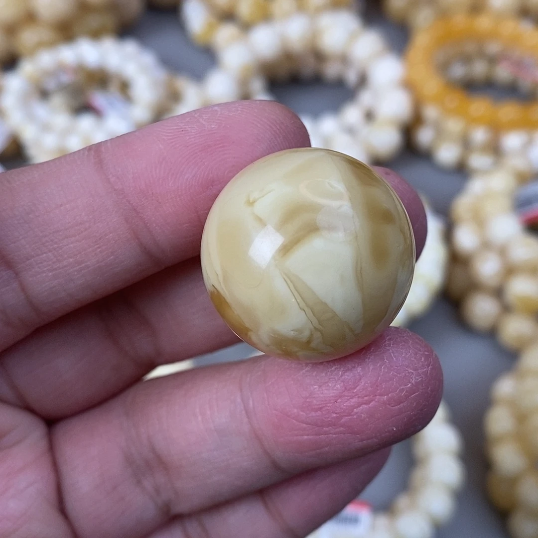 蜜蜡未镶嵌珠宝奇石10.8g 26.7mm