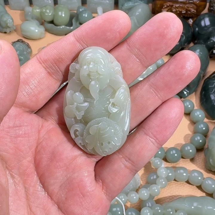 和田玉未镶嵌颈饰