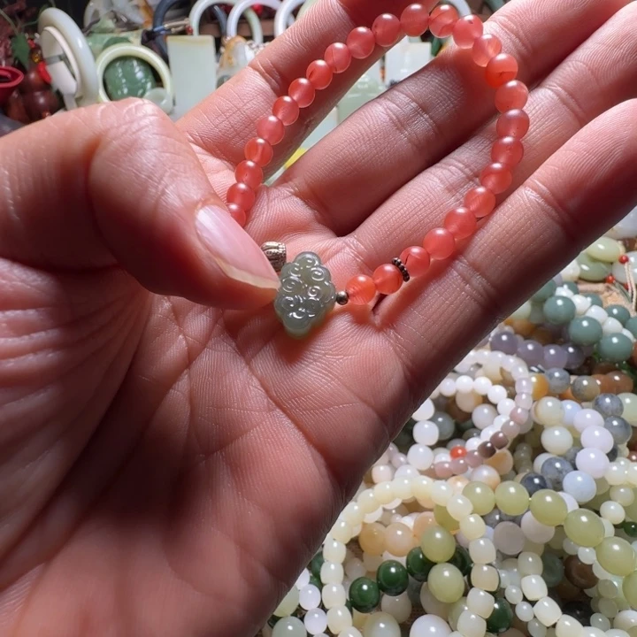 和田玉（翠青玉）未镶嵌手链