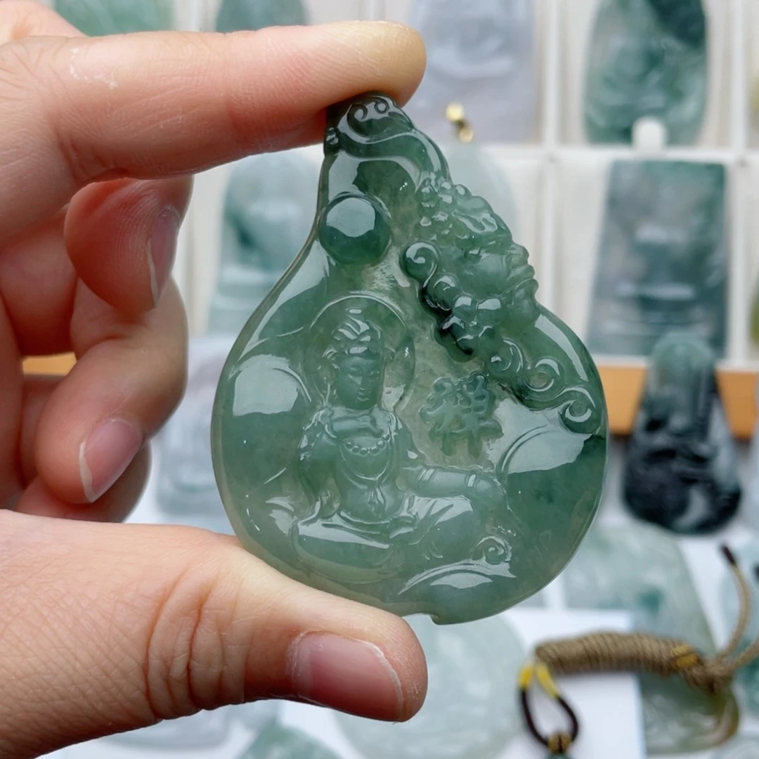 翡翠未镶嵌颈饰慧*、，