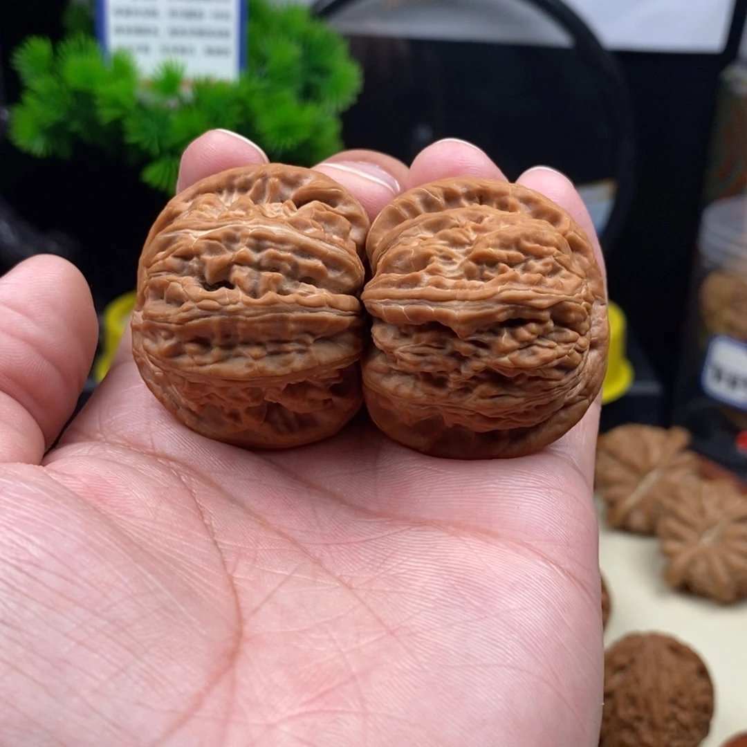 未***负文玩核桃把件球白41.5