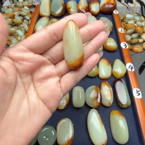 和田玉颈饰未镶嵌平*心