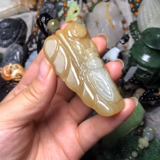 拉***店和田玉未镶嵌把件