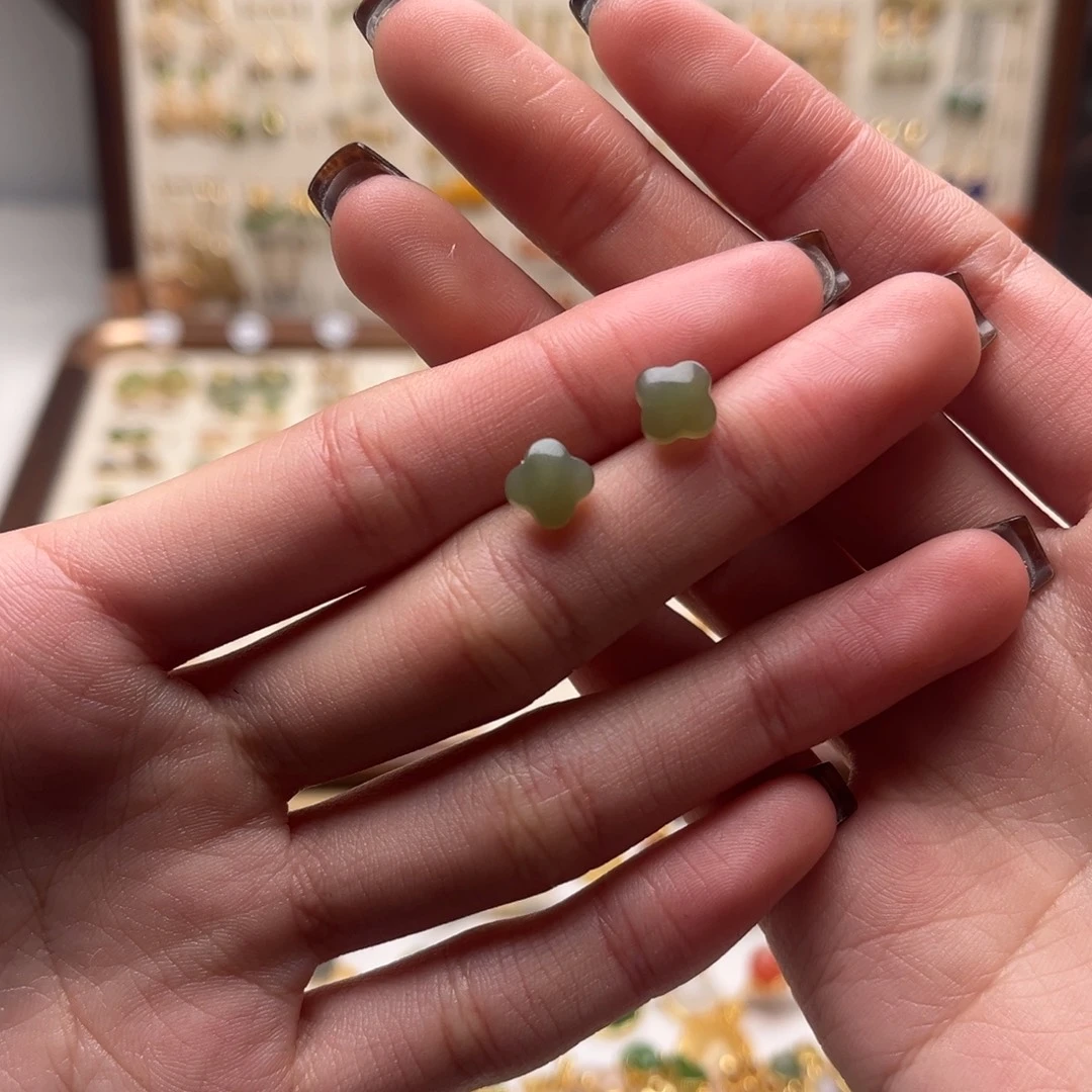 和田玉银S925镀金镶嵌耳坠