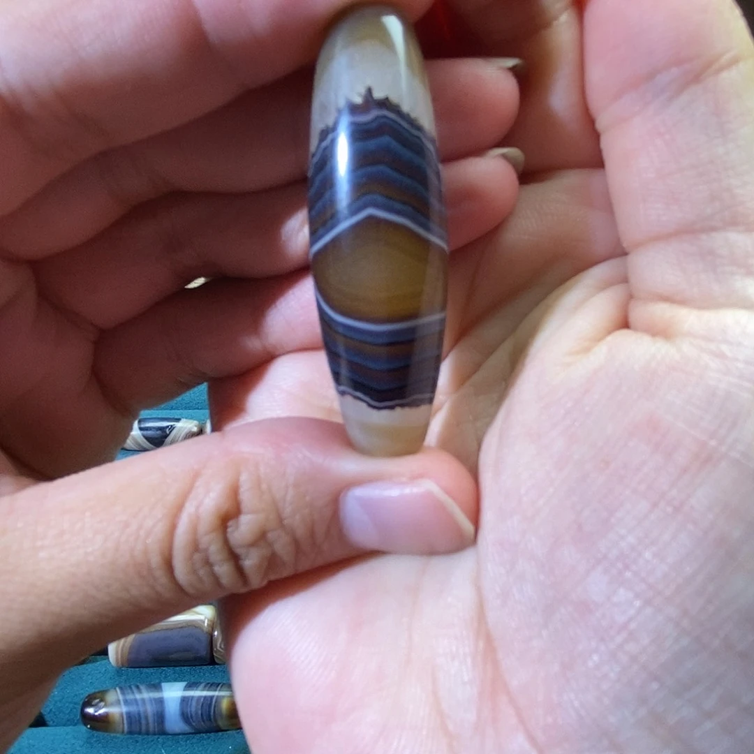 未镶嵌颈饰玛瑙/玉髓润*