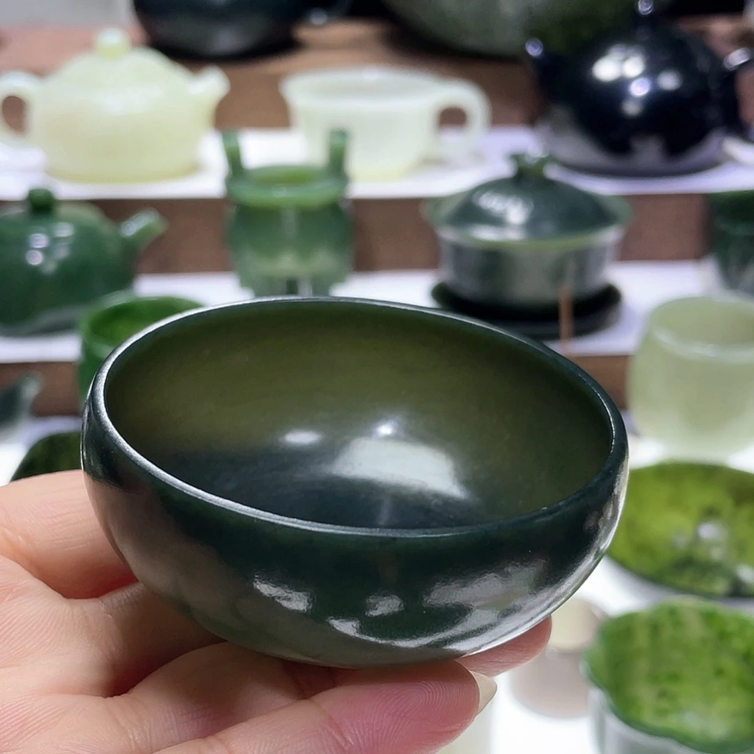 透闪石质玉未镶嵌挂件