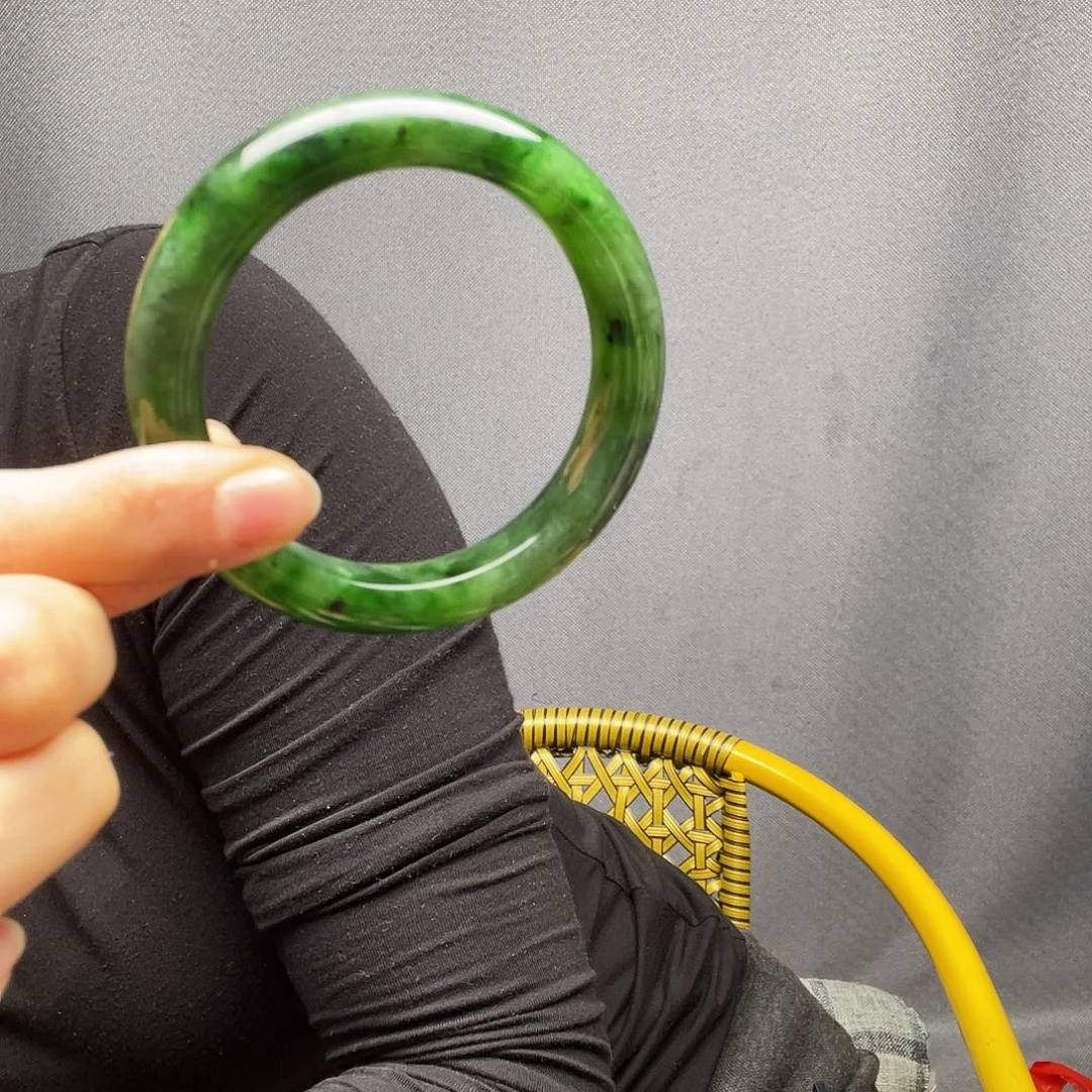 九***月和田玉未镶嵌手镯