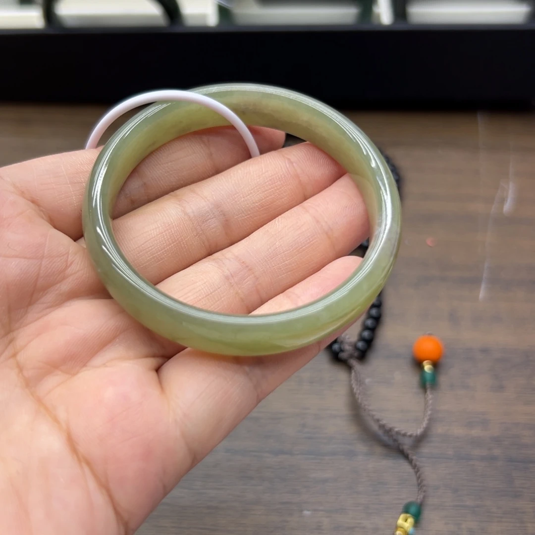 未镶嵌手镯和田玉53圈围375微瑕