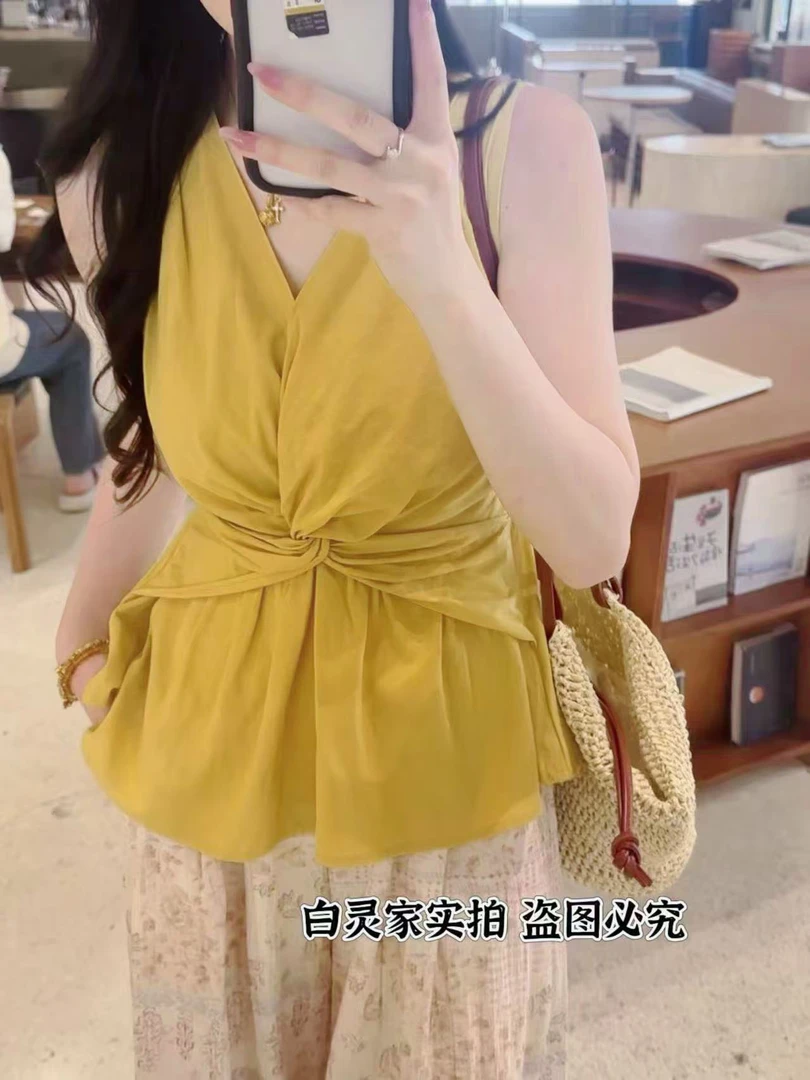 1（3893）夏季法式新款小众设计感修身扭结显瘦上衣