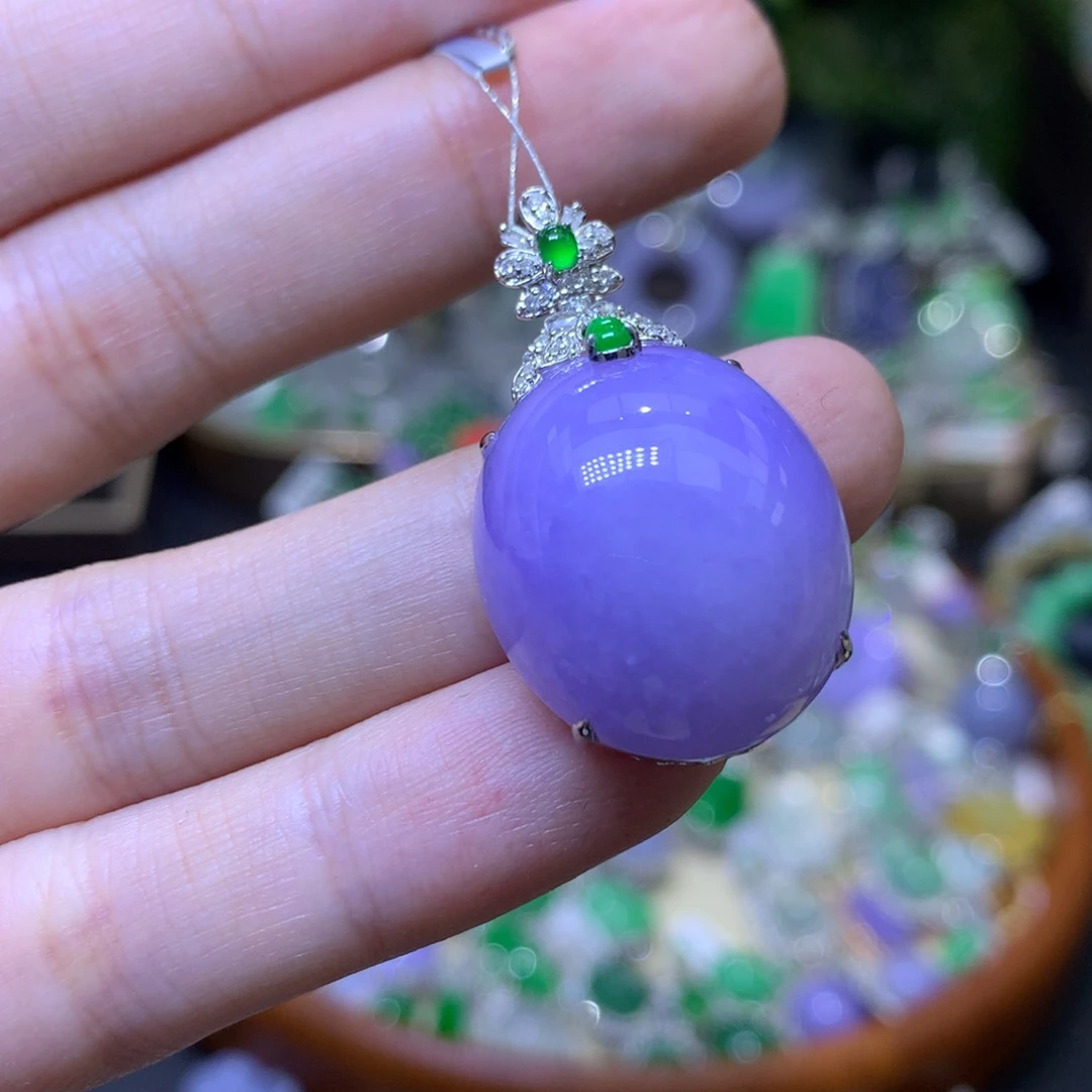 颈饰18K金镶嵌翡翠