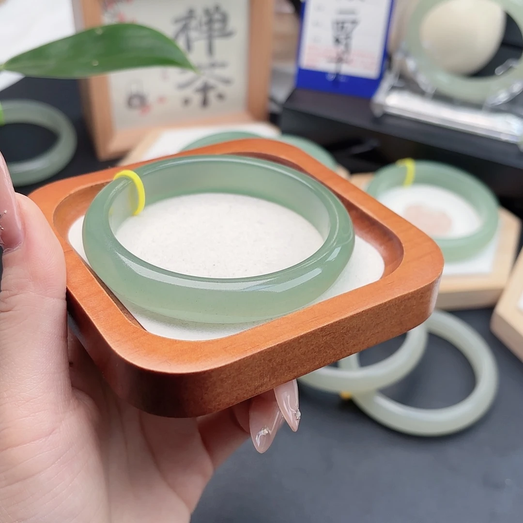 石英质玉未镶嵌手镯62