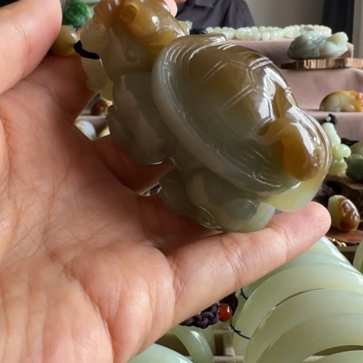 和田玉（糖玉）未镶嵌颈饰