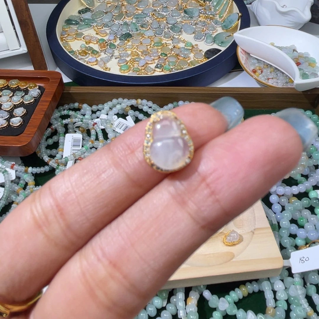 自***然颈饰银S925镶嵌翡翠翡翠