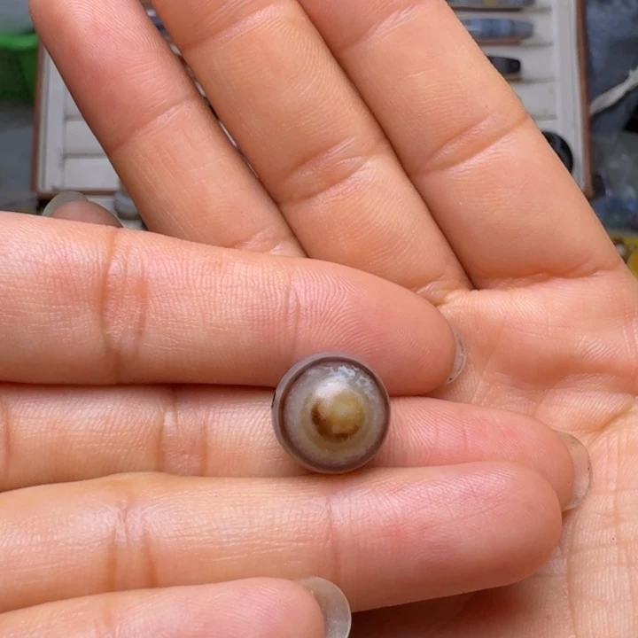 旦***措玛瑙/玉髓颈饰未镶嵌