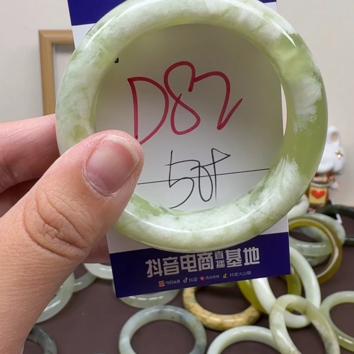 未镶嵌蛇纹石玉手镯82
