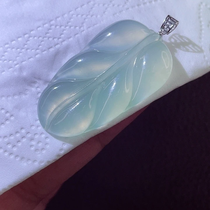 颈饰18K金镶嵌翡翠翡翠