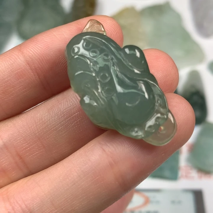 翡翠未镶嵌颈饰翡翠
