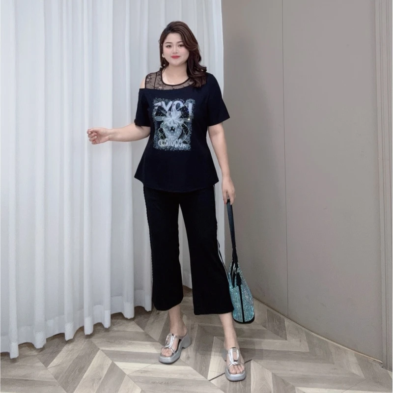 PWD33056【现货仅上衣】夏季胖MM减龄单侧露肩+蕾丝拼接上衣【衣长68