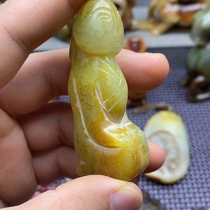 未镶嵌蛇纹石玉颈饰