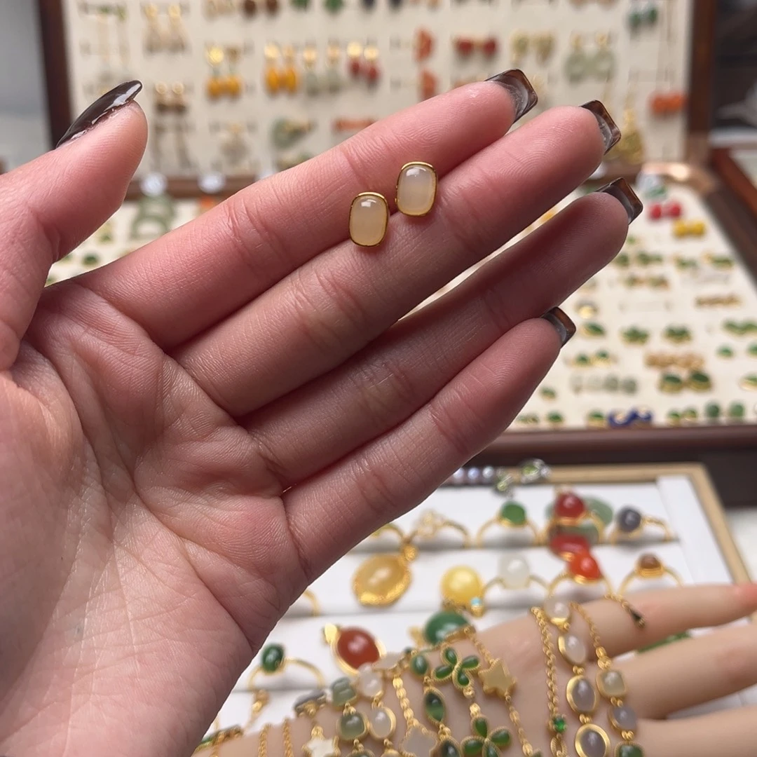 和田玉银S925镀金镶嵌耳坠