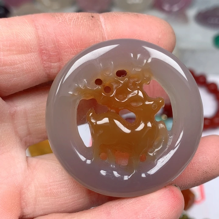 玛瑙/玉髓颈饰未镶嵌雪**绘