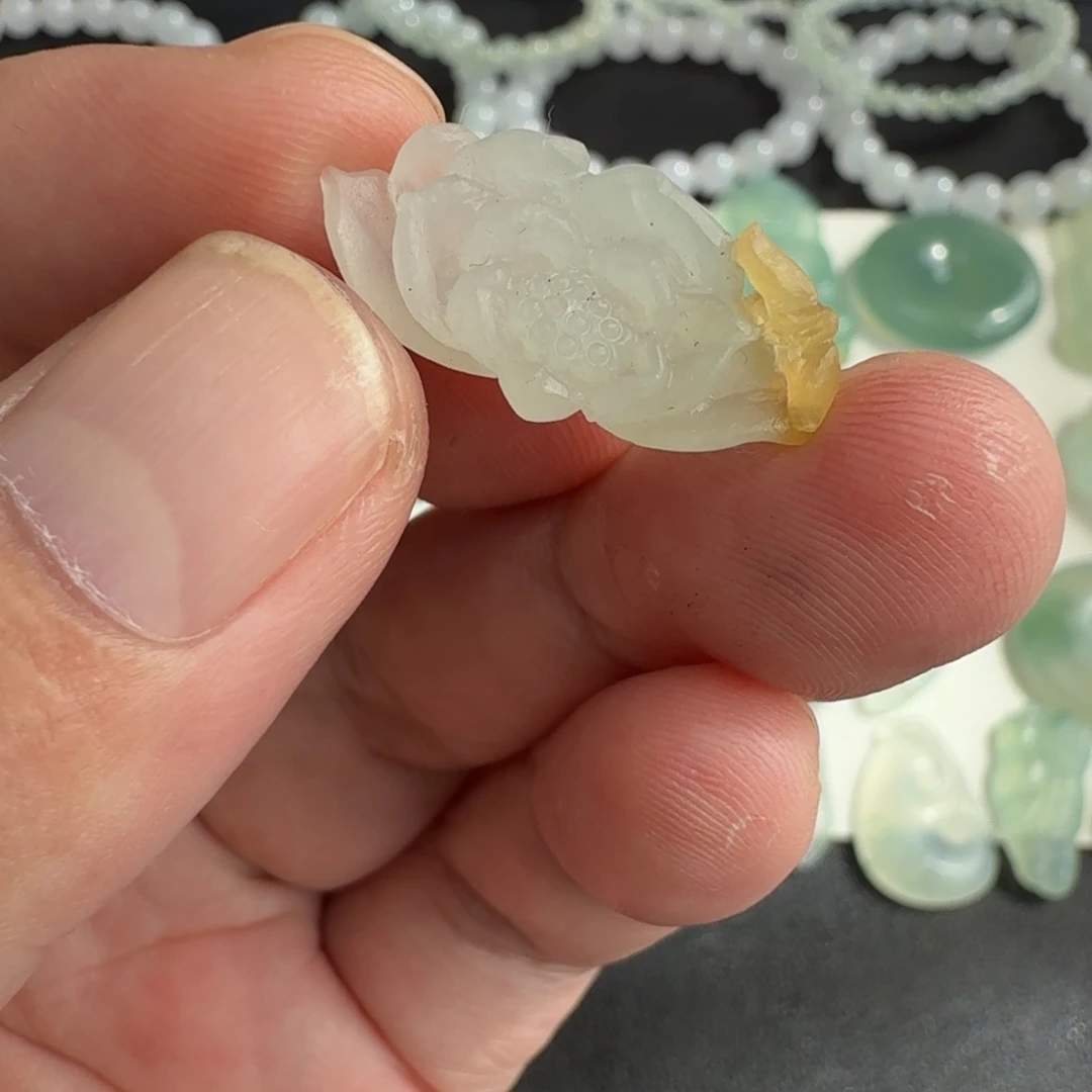 定制翡翠未镶嵌挂件