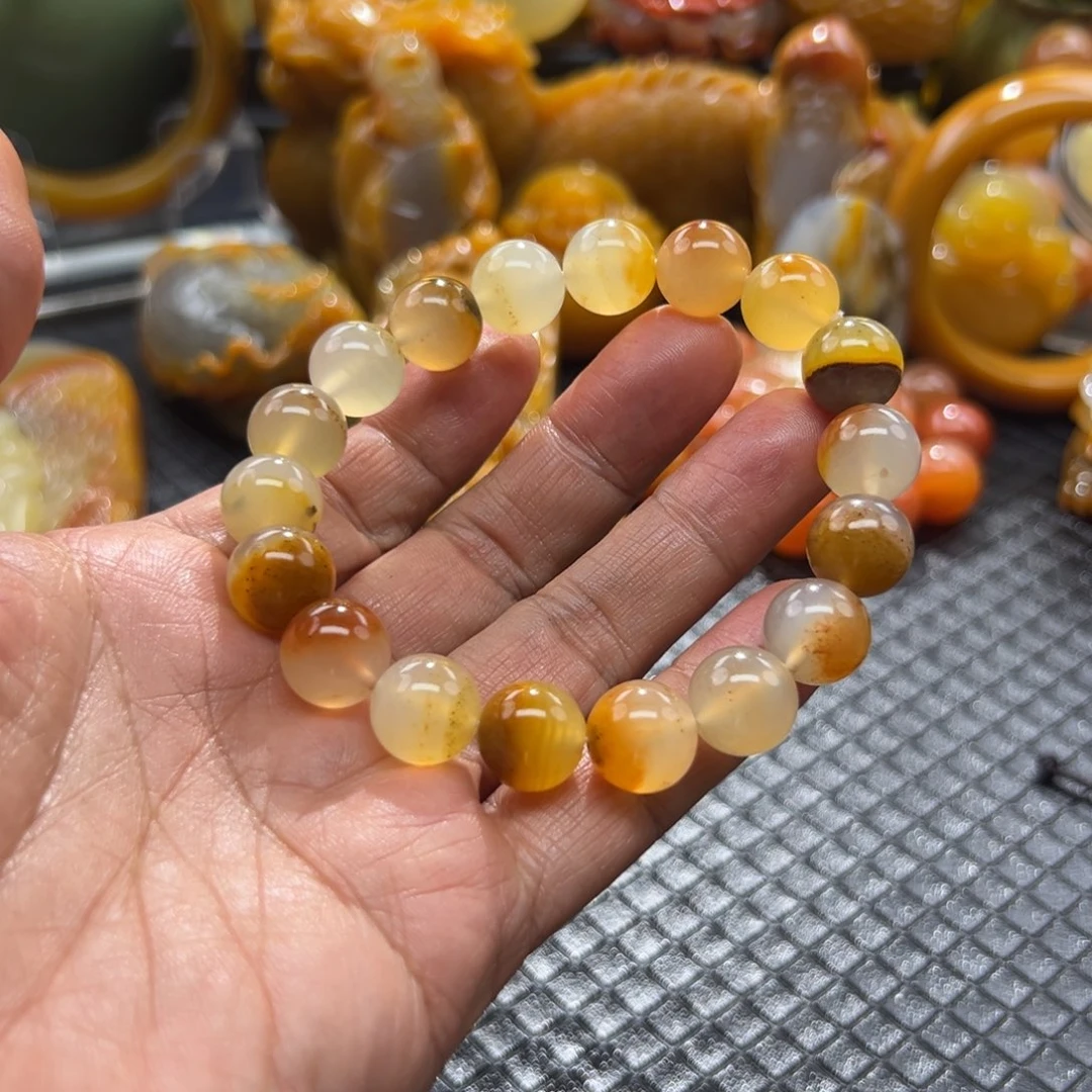 石英质玉未镶嵌颈饰