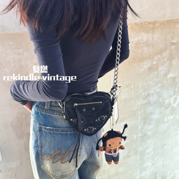 99新 Balenciaga/巴黎世家 复燃精选/黑色爱心机车斜挎包