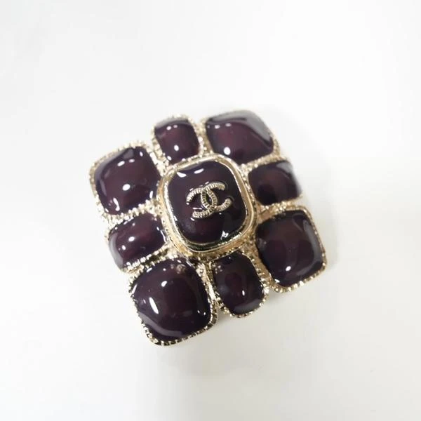Chanel 紫色琉璃胸针
