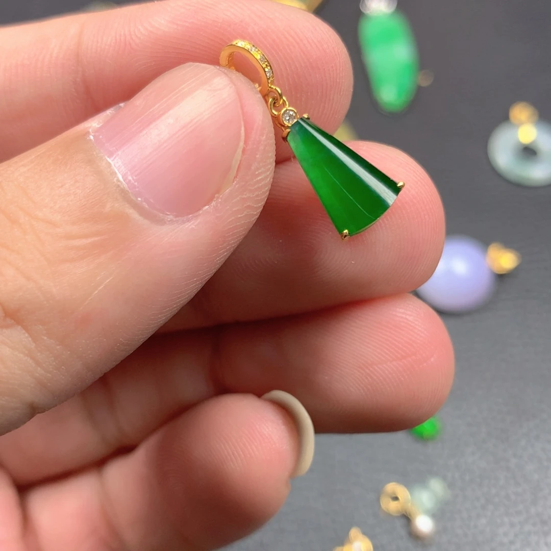 【闪购商品】翡翠18K金镶嵌颈饰翡翠