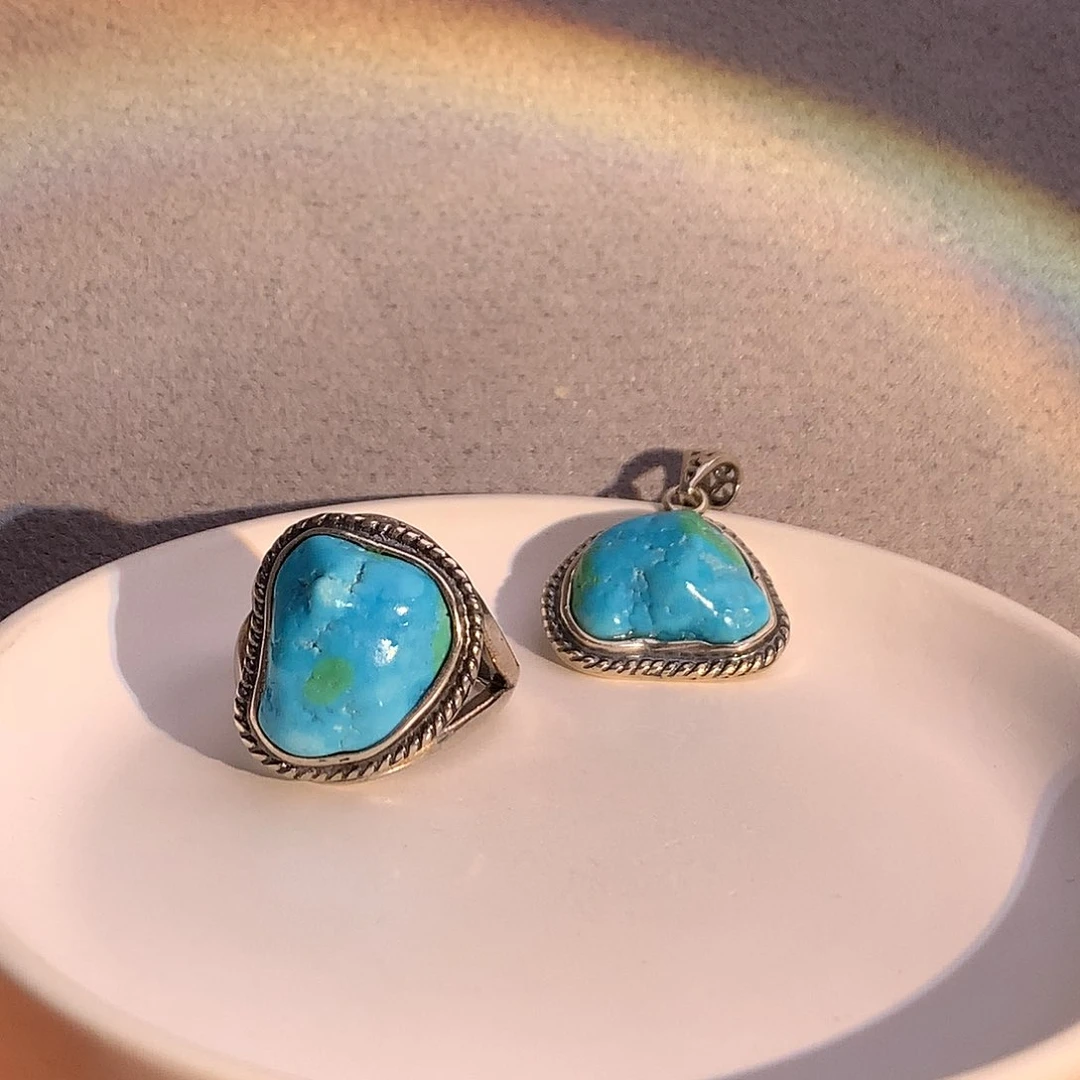 银S925镶嵌绿松石春带彩原矿首饰一套