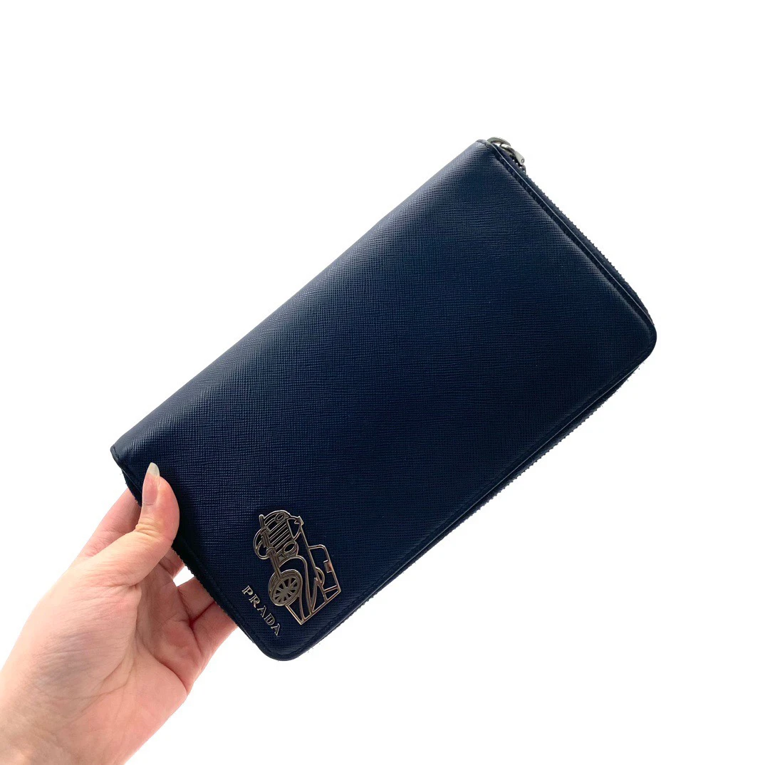 95新 Prada/普拉达 藏蓝色十字纹拉链钱包 尺寸21/12