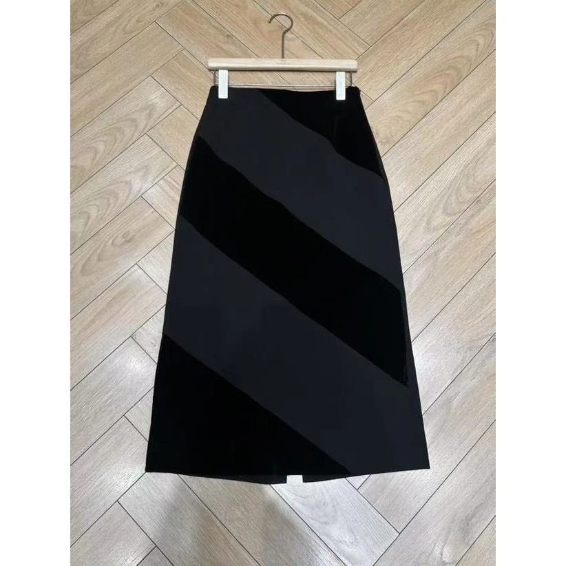 KIKI严选：81178-YY家南油欧货秋季高级感洋气开叉百搭半身裙