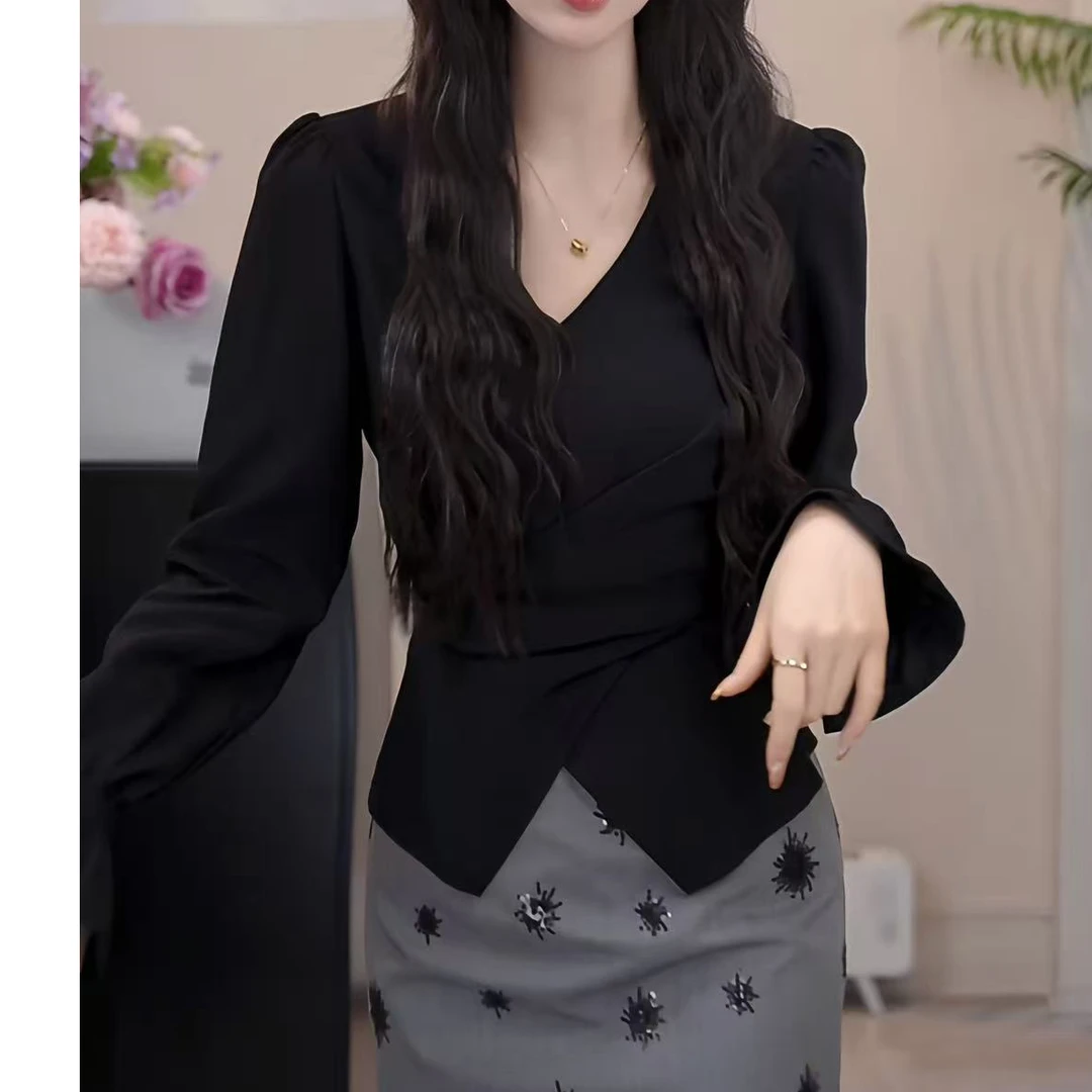 【棠枝词意】2025设计感气质V领长袖时尚衬衫女纯色洋气小众上衣潮