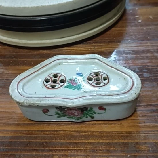 瓷片粉彩陶瓷摆件粉彩陶瓷摆件粉彩