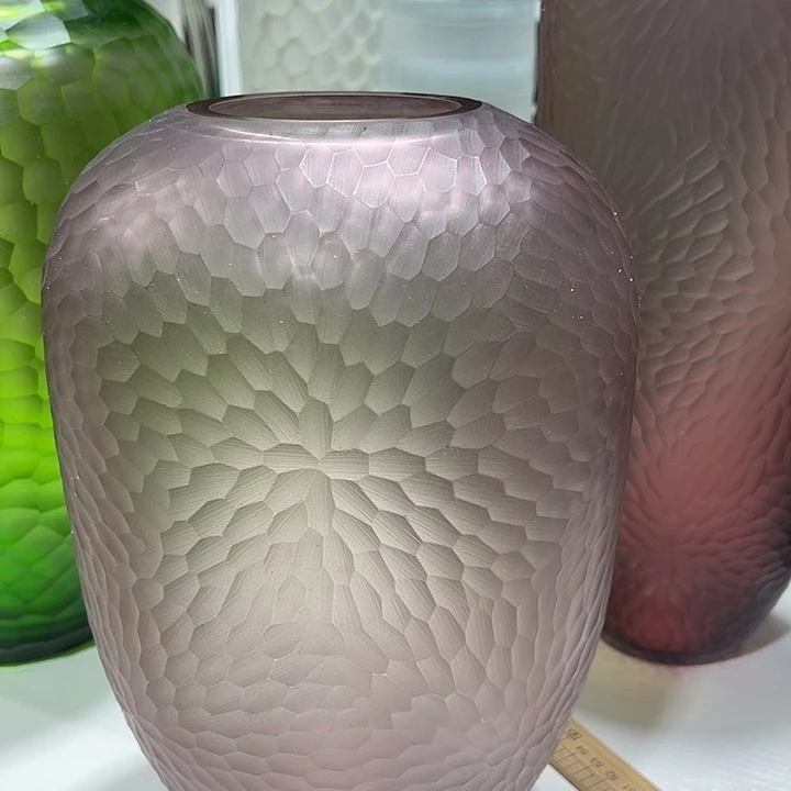 紫粉色磨刻花瓶花器高30口8