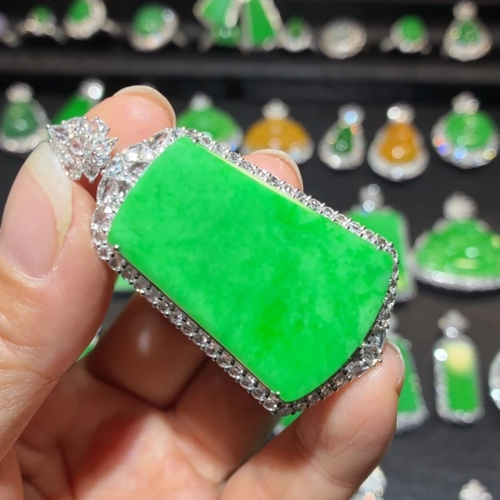 翡翠18K金镶嵌吊坠(不含链)翡翠