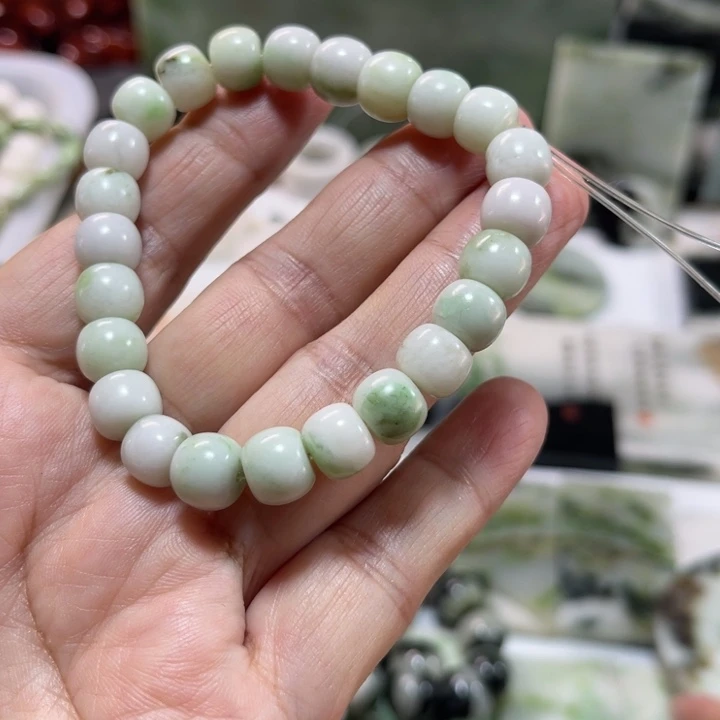 独山玉未镶嵌颈饰