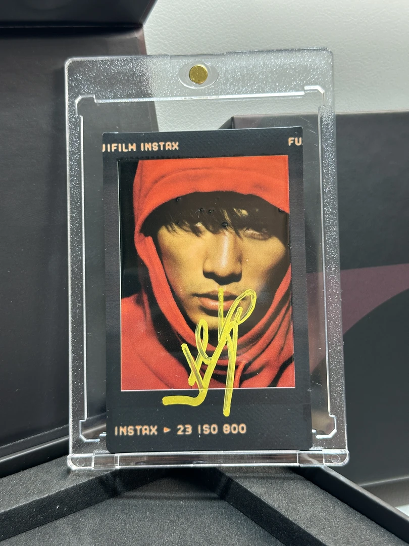 Z7822【周杰伦】 签名正品拍立得照片 黑胶