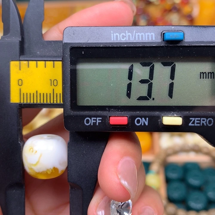 非金属仿琥珀配饰51