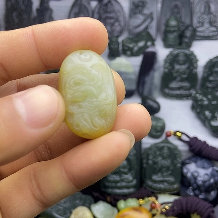 和田玉未镶嵌颈饰