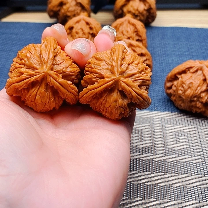 哪***觉吊坠文玩核桃三棱